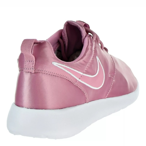 Nike Roshe One Elemental Pink Shoes - Picture 2 of 4